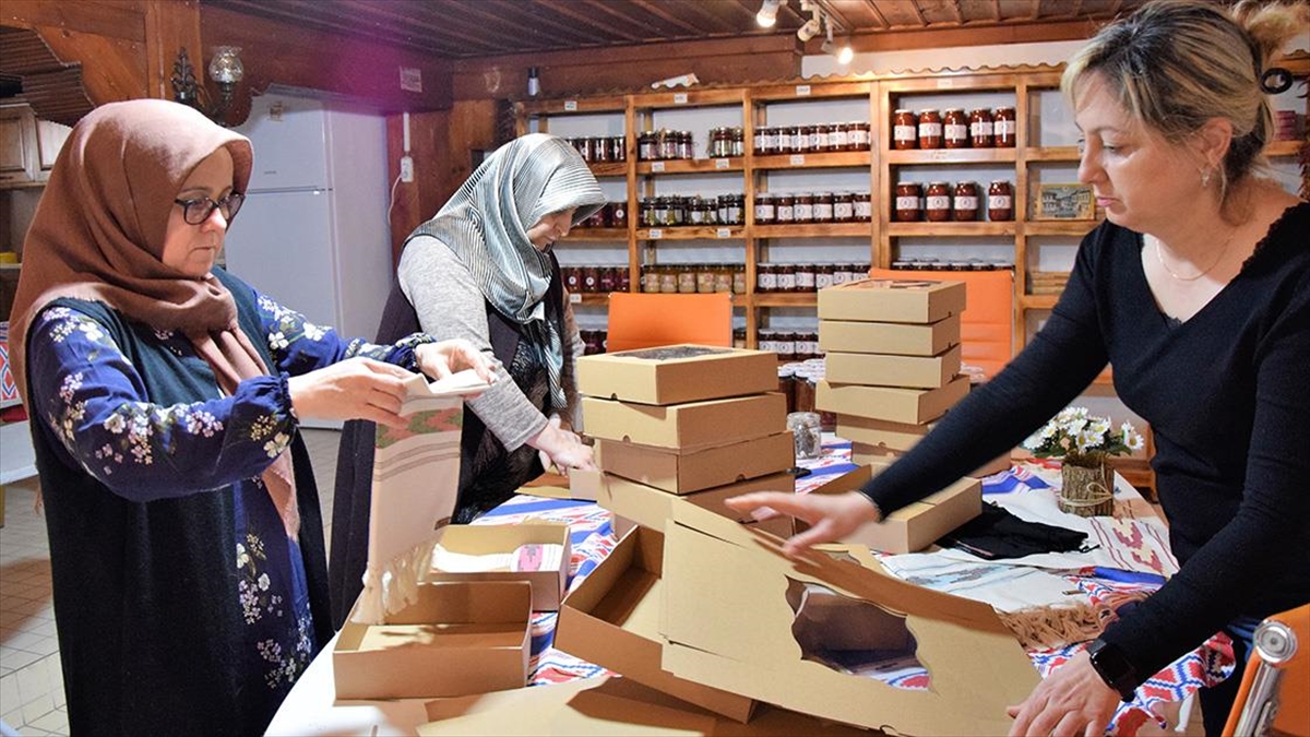 Bilecik'te Dokunan "lefke Bezi" Kültürel Miras Ulusal Envanterinde Yerini Aldı