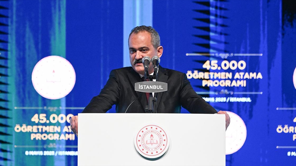 Milli Eğitim Bakanı Özer: Şu Andaki Eğitim Sistemindeki Öğretmenlerimizin Yüzde 75'i Son 20 Yılda Atandı