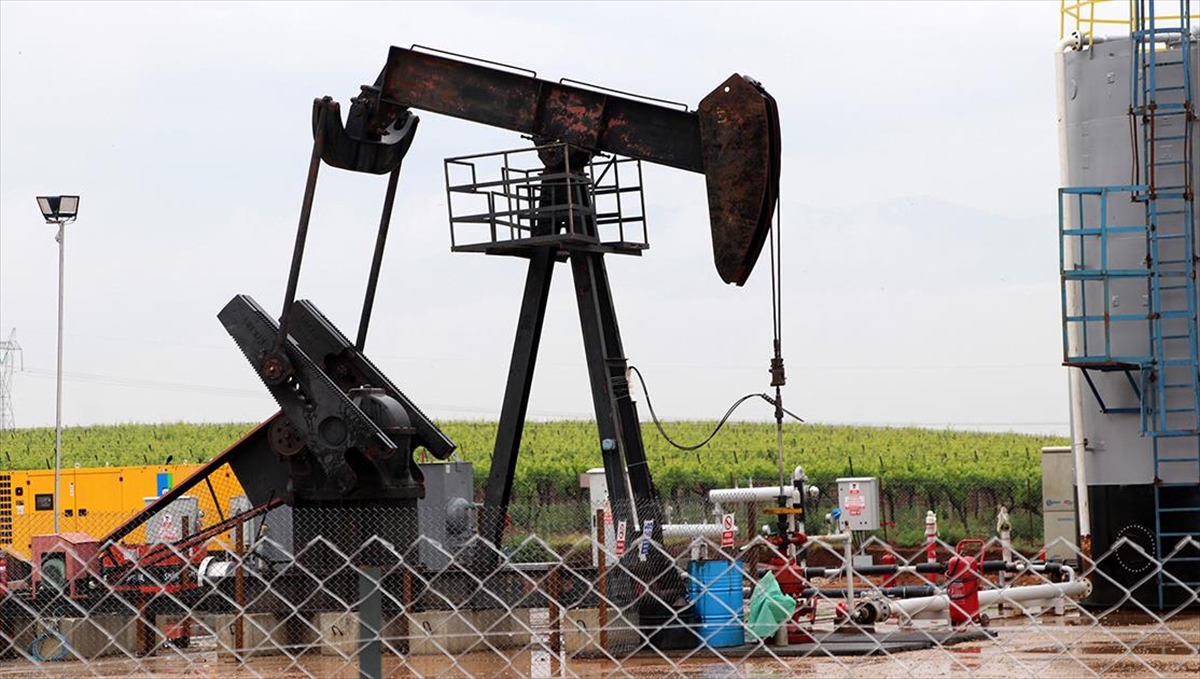 Manisa'daki Petrol Kuyusunda Numune Çıkarılmaya Başlandı