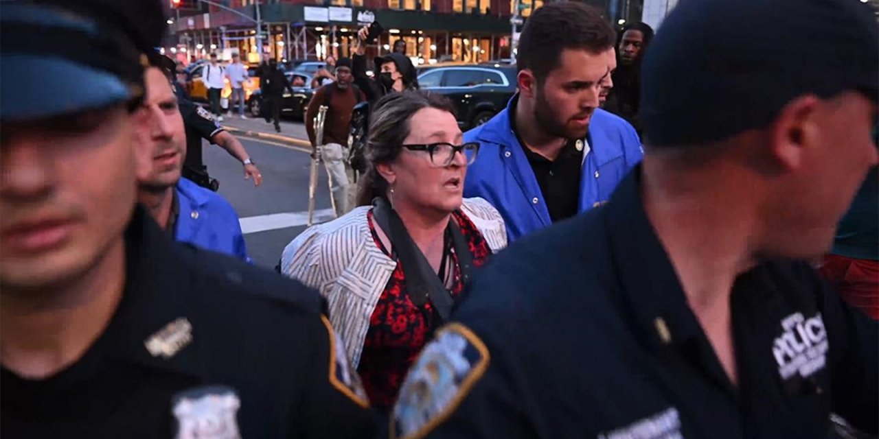 New York'ta  Bir Gazeteci Gözaltına Alındı
