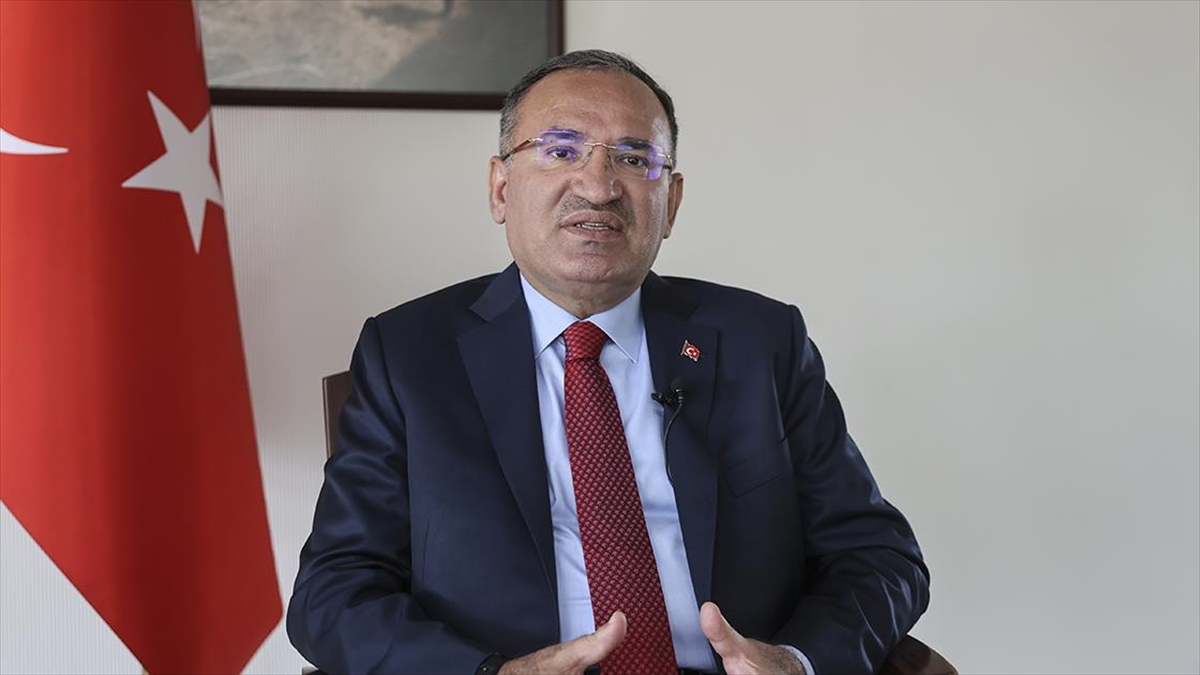 Adalet Bakanı Bozdağ: The Economist, "Erdoğan Gitmeli" Manşetini Atsa Da Netice Değişmeyecektir