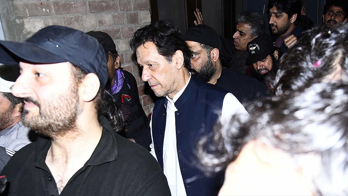 Eski Pakistan Başbakanı İmran Han, Başkent İslamabad'da Tutuklandı