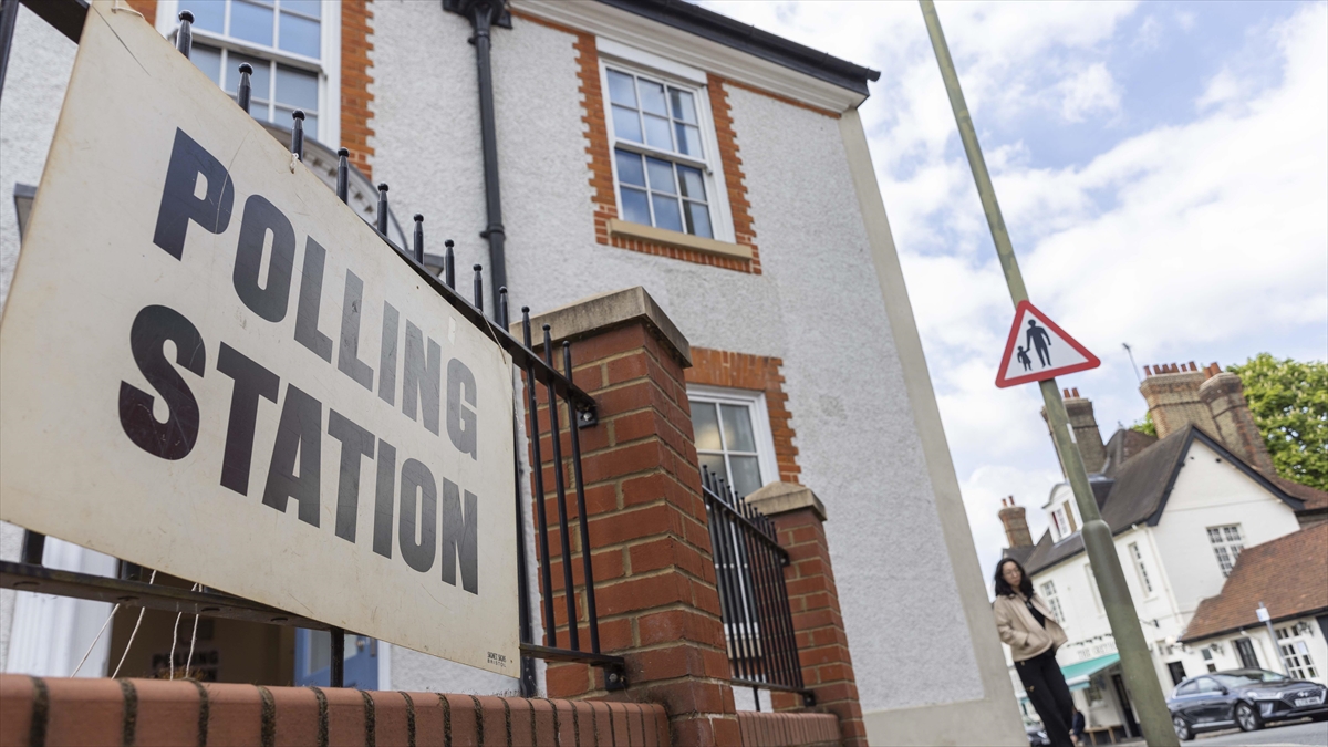İngiltere'deki Yerel Seçimlerin Sonucunda Muhafazakar Parti Yaklaşık 1000 Sandalye Kaybetti