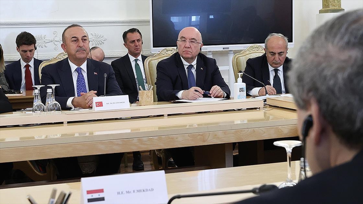 Dışişleri Bakanı Çavuşoğlu'ndan Moskova'daki Dörtlü Görüşmeye İlişkin Açıklama