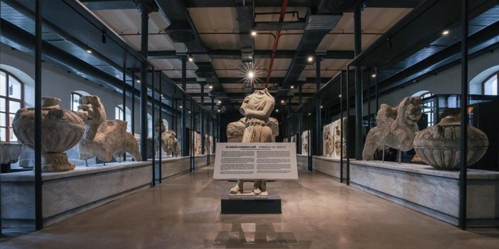 "izmir Kültür Sanat Fabrikası" Eşsiz Eserleriyle Ziyaretçilerini Karşılıyor