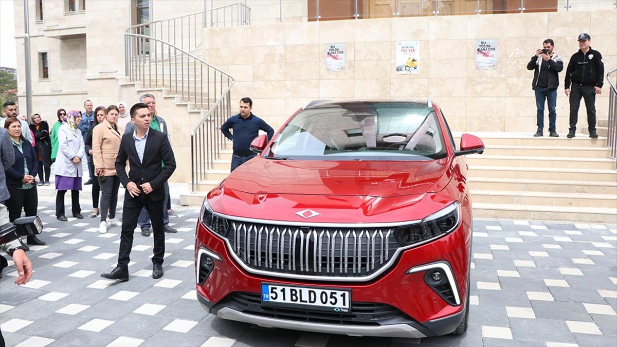 Türkiye'nin Yerli Otomobili Togg Niğde, Batman, Kırıkkale Ve Marmaris'te Tanıtıldı