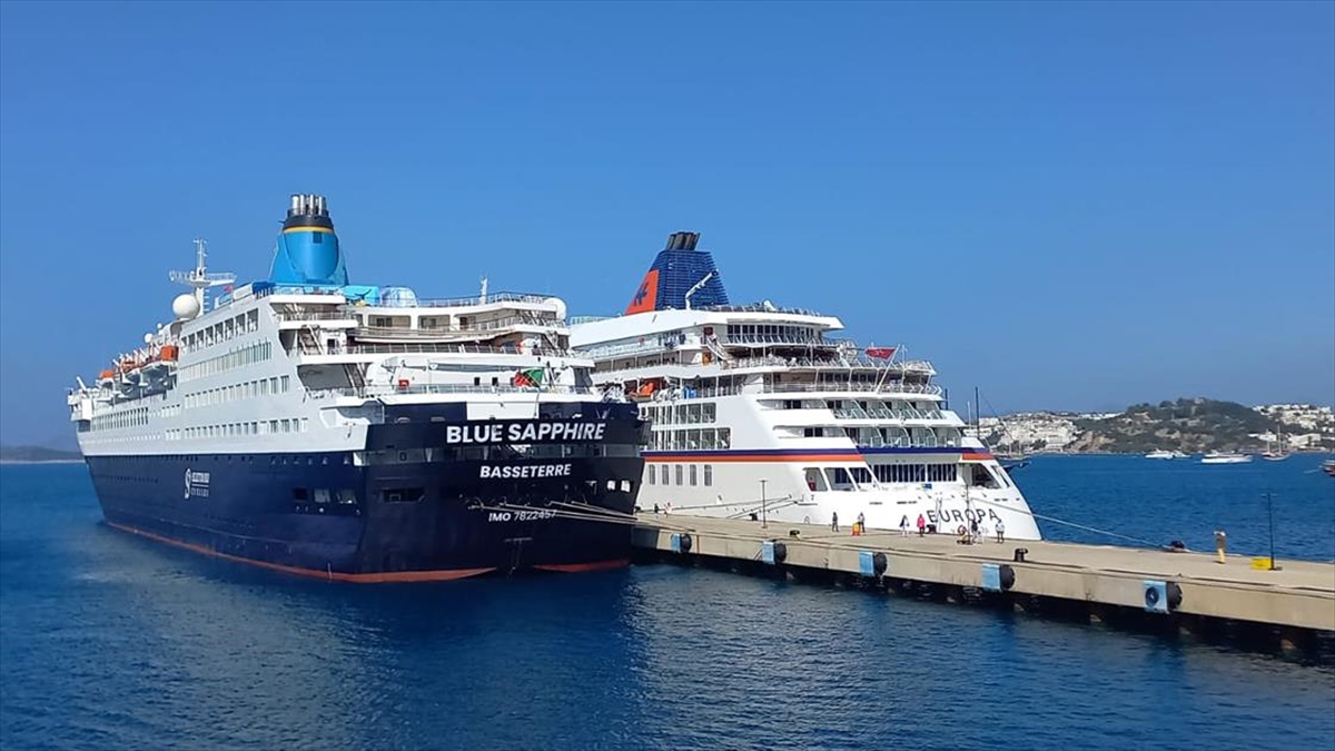 Kruvaziyer "Europa" İle Bodrum'a 343 Turist Geldi