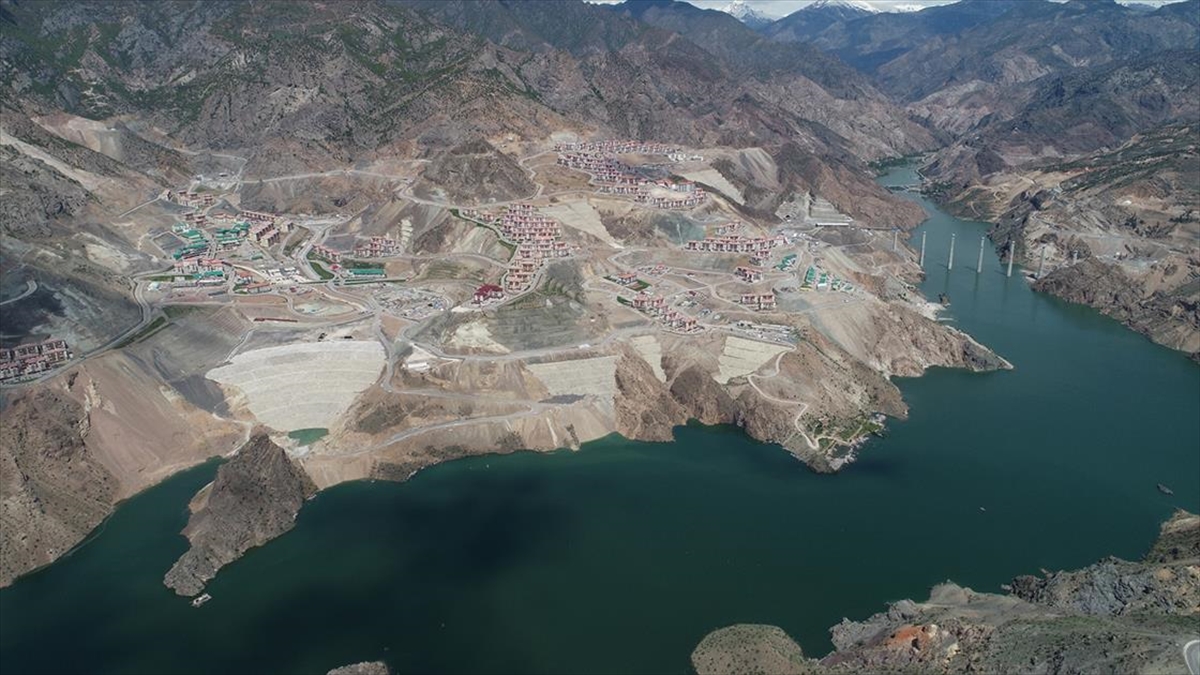 Yusufeli Barajı Ve Hes'te Su Yüksekliği 134 Metreyi Aştı