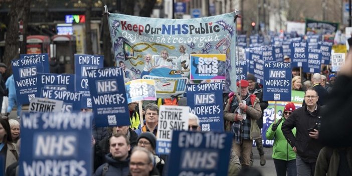 İngiltere'de Grevler Nedeniyle Martta 556 Bin İş Günü Kaybı Yaşandı