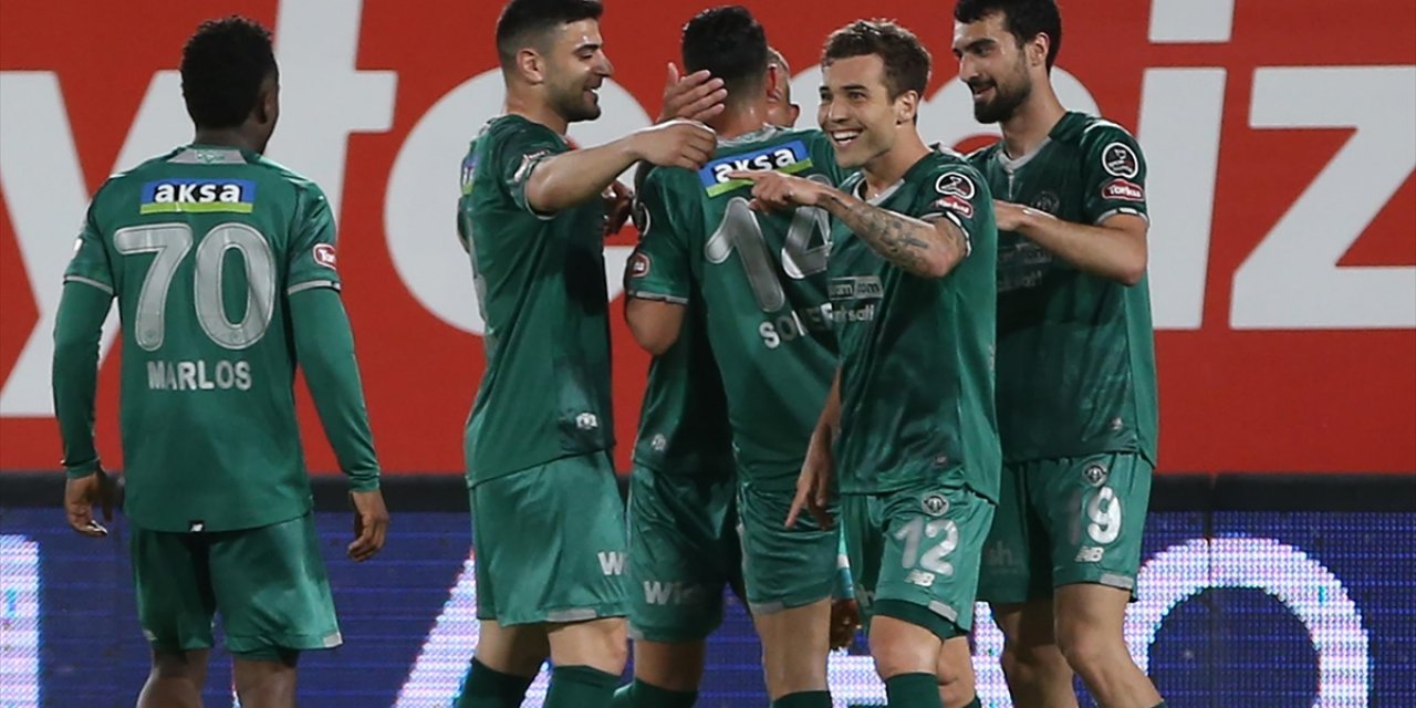 Konyaspor Deplasmandan sevindiren haber!