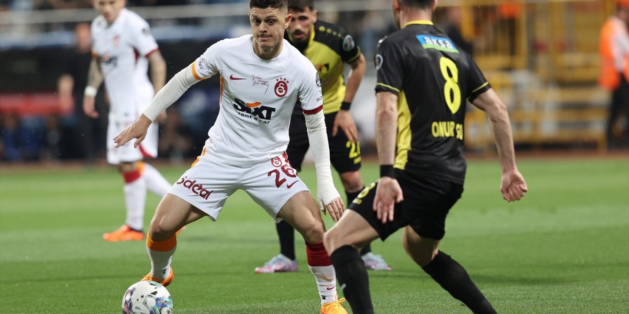 Lider Galatasaray, İstanbulspor Engelini 2 Golle Geçti