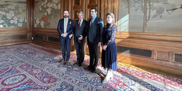 Lahey Barış Sarayı'ndaki Hereke Halısı Restore Edilmek Üzere Türkiye'ye Gönderildi