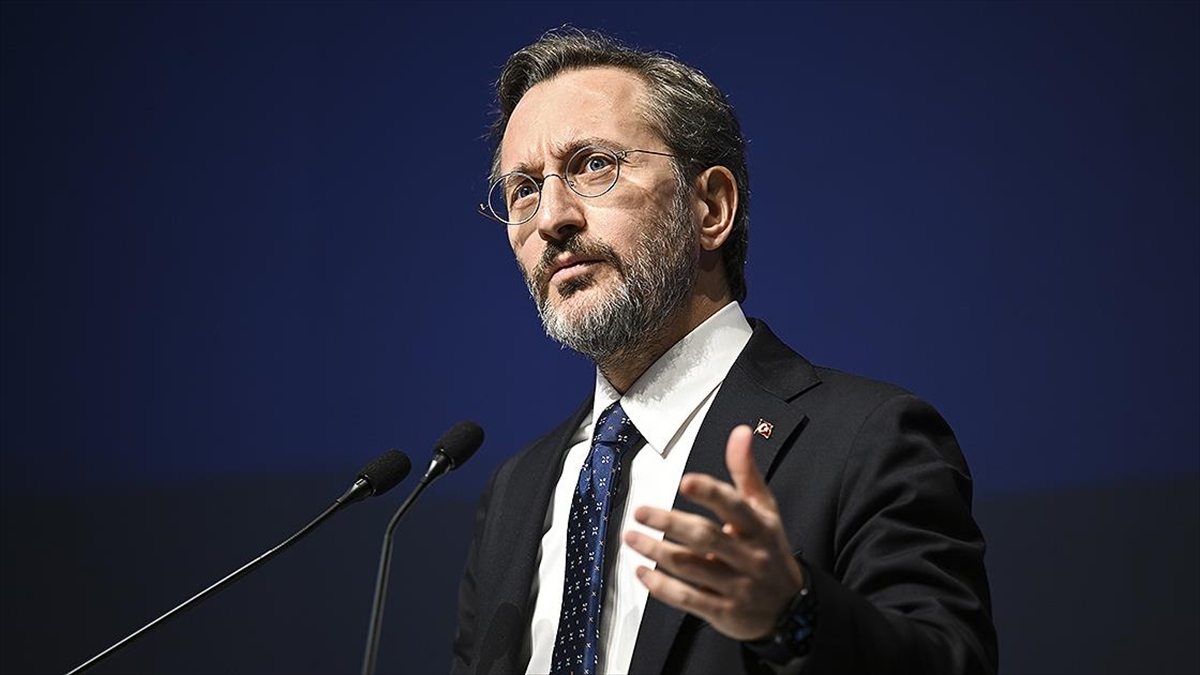 Cumhurbaşkanlığı İletişim Başkanı Altun, Almanya'da İki Türk Gazetecinin Gözaltına Alınmasını Kınadı