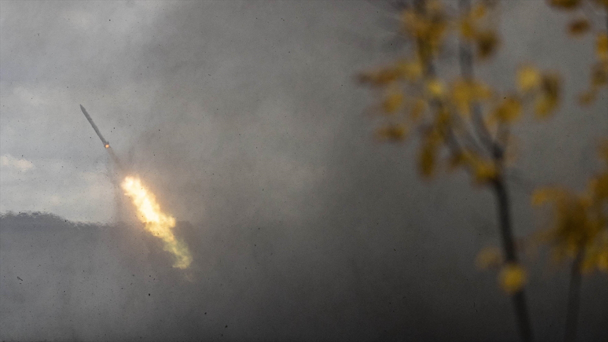 Rusya: Ukrayna Ordusuna Ait Mühimmat Deposunu Yüksek Hassasiyetli Silahla Vurduk