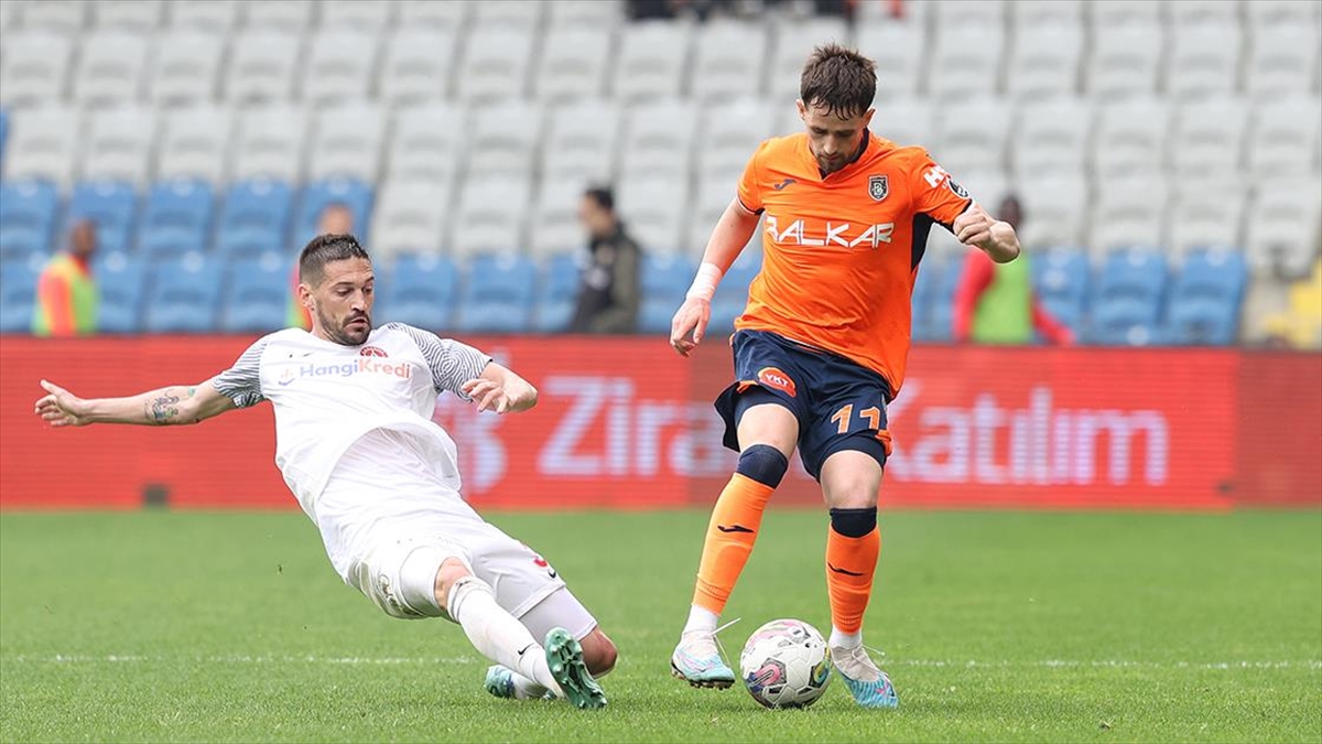 Başakşehir Evinde Ümraniyespor İle 1-1 Berabere Kaldı