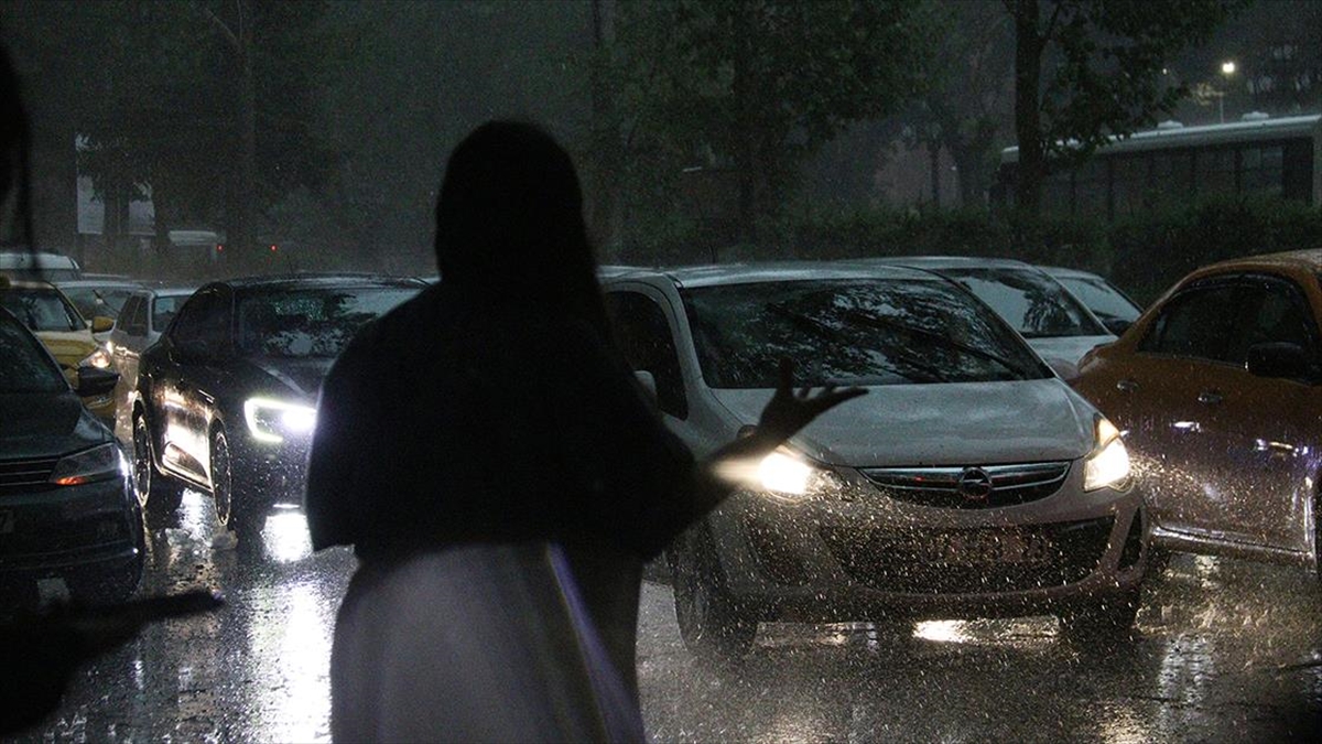 İç Anadolu Ve Batı Karadeniz İçin Gök Gürültülü Sağanak Uyarısı