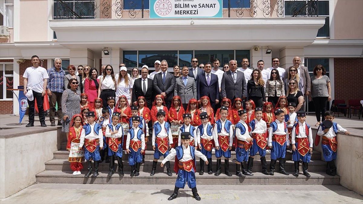 Petkim'in İzmir'de Yaptığı Okul Kendi Enerjisini Üretecek