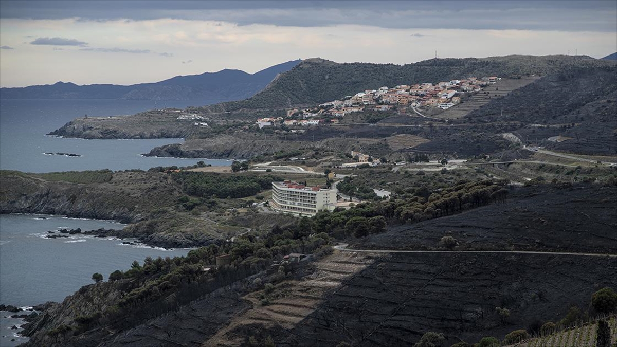 İspanya'da İki Gündür Devam Eden Orman Yangınları Nedeniyle 700 Kişi Tahliye Edildi