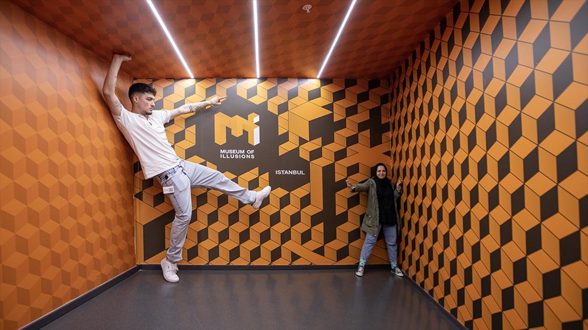 Sıra Dışı Yapısıyla İllüzyon Müzesi Ziyaretçilerini Şaşırtıyor
