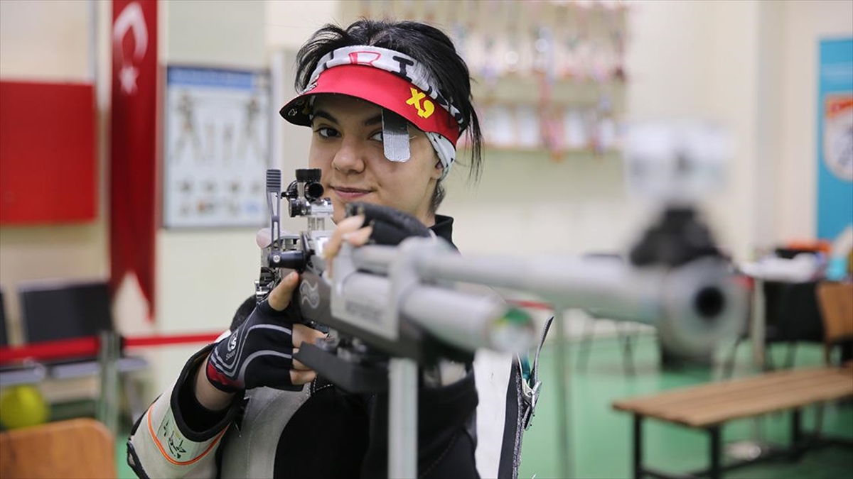 Atıcılıkta 17 Türkiye Rekoru Sahibi Berfin, Dünya Şampiyonluğu Hedefiyle Çalışıyor