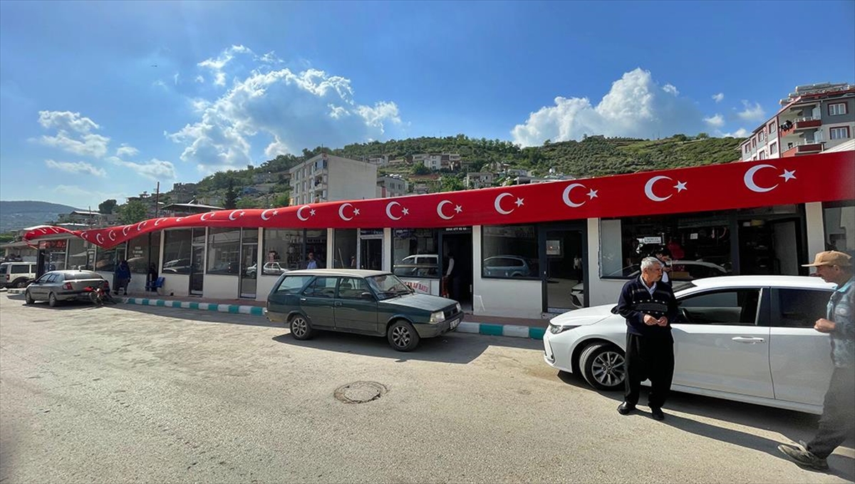 Osmaniye'de Depremzede 15 Esnaf, Geçici İş Yerlerine Kavuştu