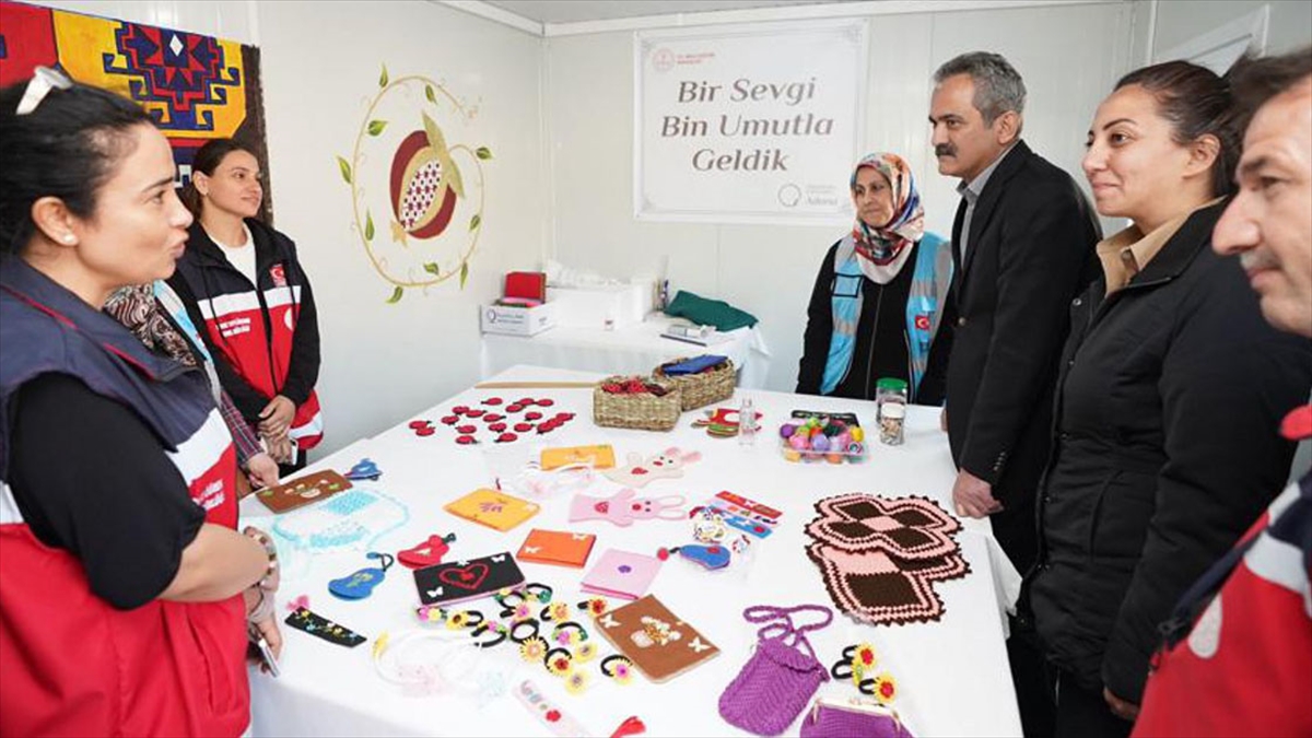 Bakan Özer: Deprem Bölgesinde Açtığımız Kurslardan 340 Bin Vatandaşımız Yararlandı