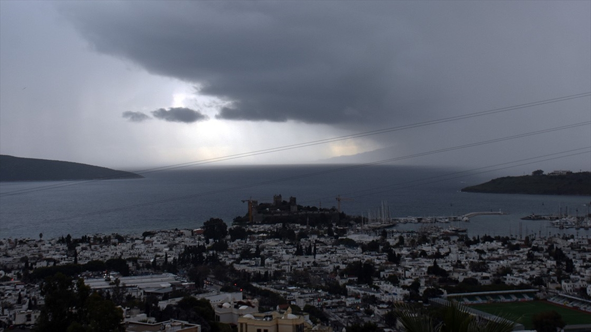 İç Ege Ve Batı Akdeniz İçin Gök Gürültülü Sağanak Uyarısı