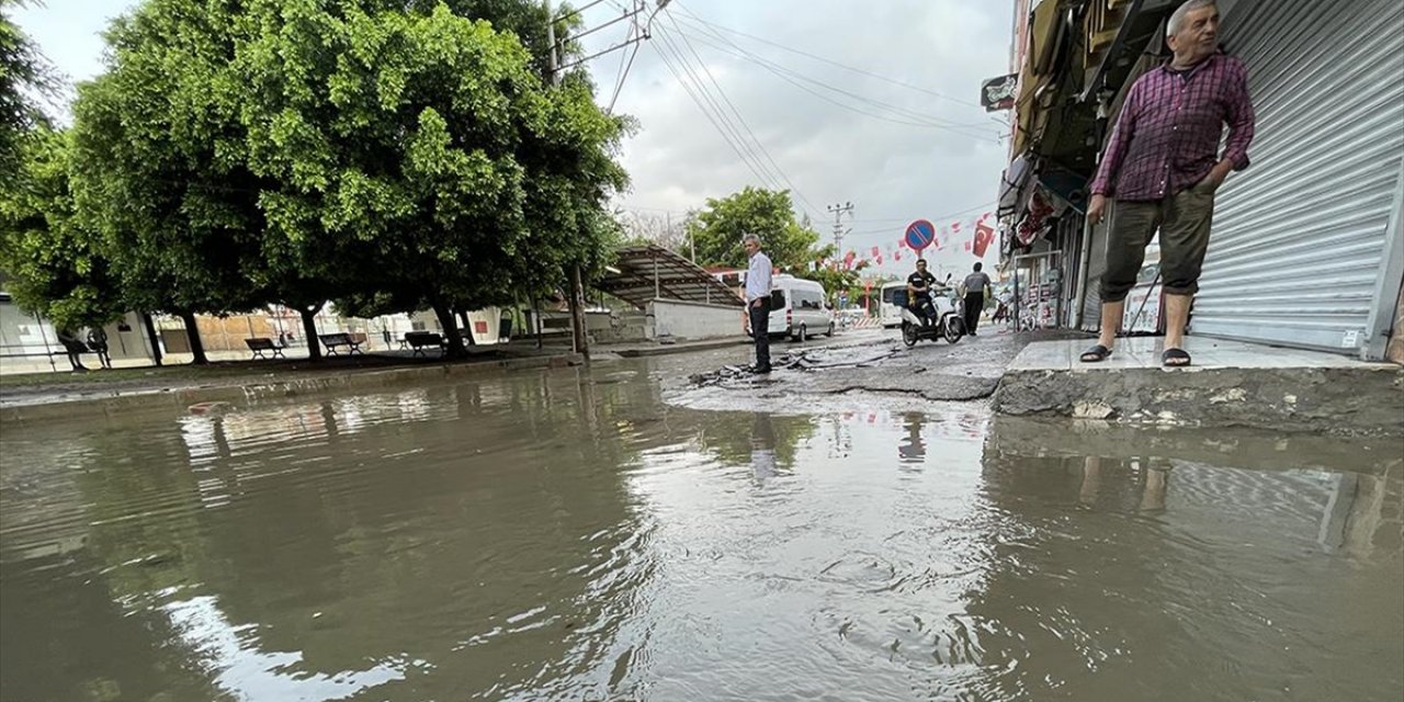 Adana'da Sağanak Ve Dolu Etkili Oldu