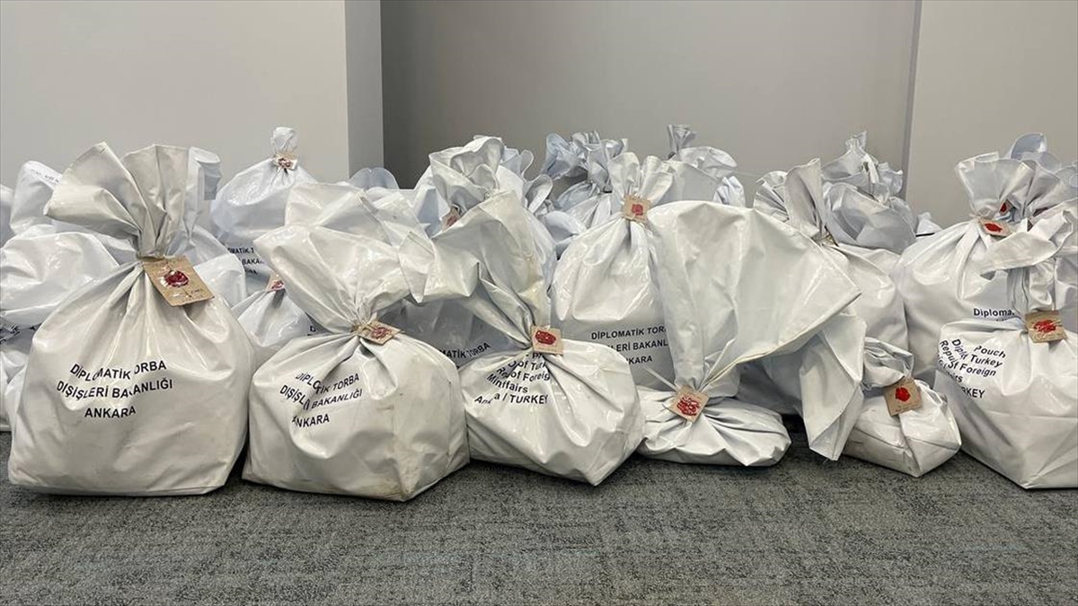 Yurt Dışında Kullanılan Oyların Bir Bölümü Türkiye'ye Getirildi