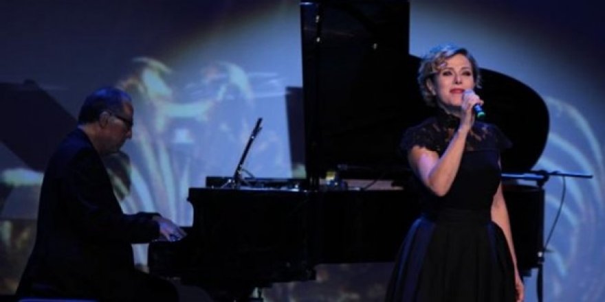 Sanatçı Zuhal Olcay'a Cumhurbaşkanı Erdoğan'a Hakaret Ettiği Gerekçesiyle Aldığı Hapis Cezası Onandı