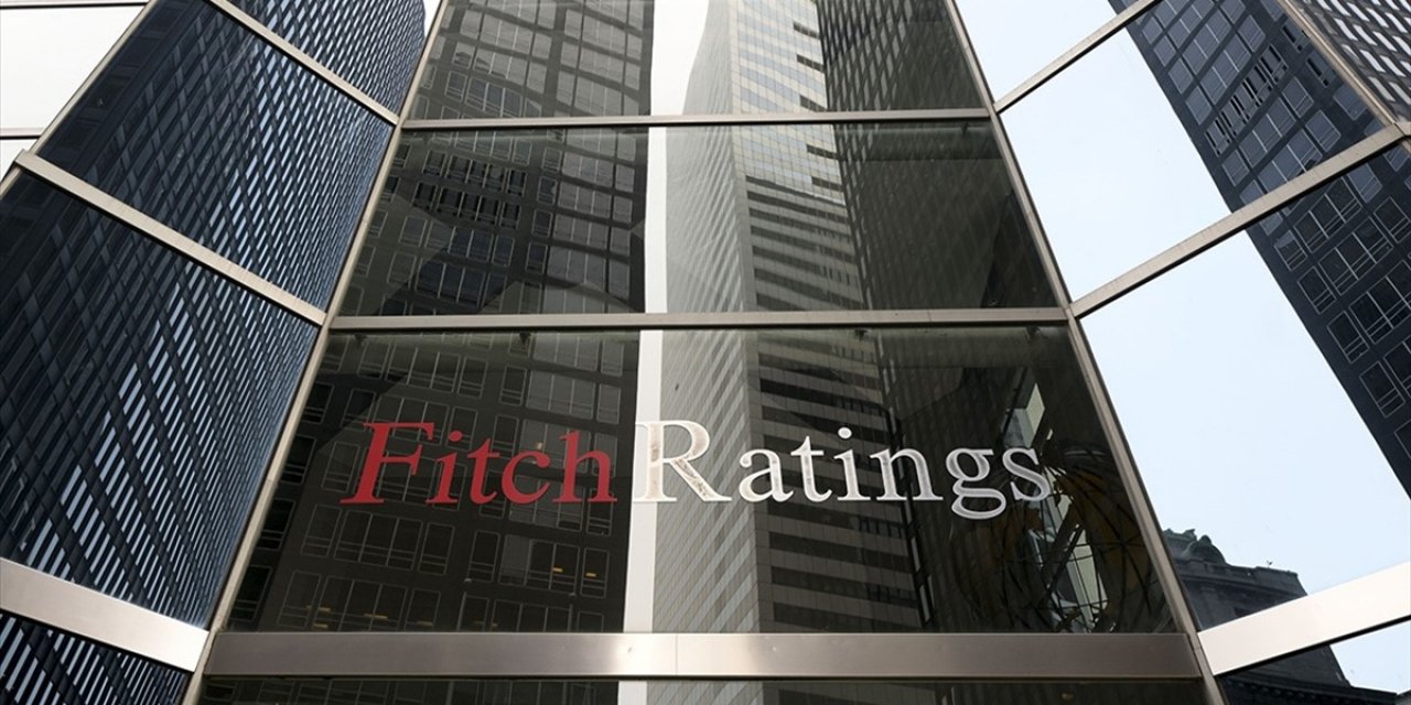 Fitch, Abd'nin Kredi Notunu Negatif İzlemeye Aldı