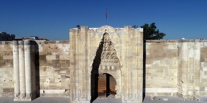 'Sultanhanı'ndaki Restorasyon Projeye Uygun Yapıldı'