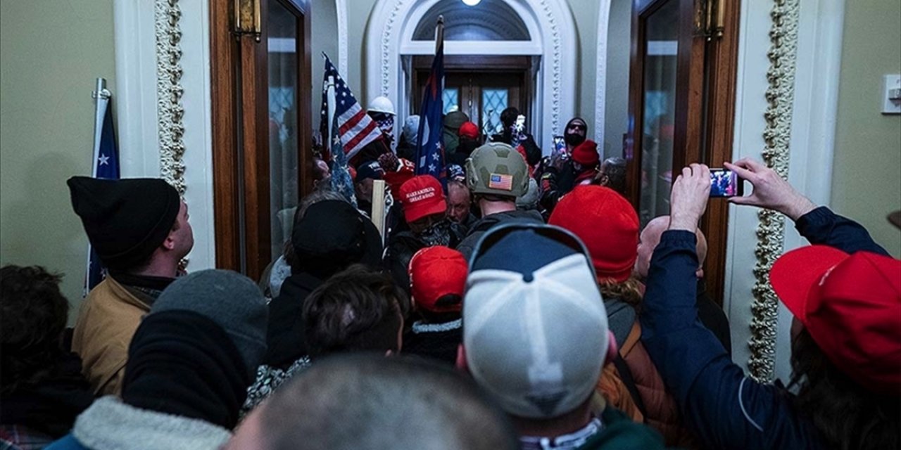 Kongre Baskını Davasında Oath Keepers Liderine 18 Yıl Hapis Cezası