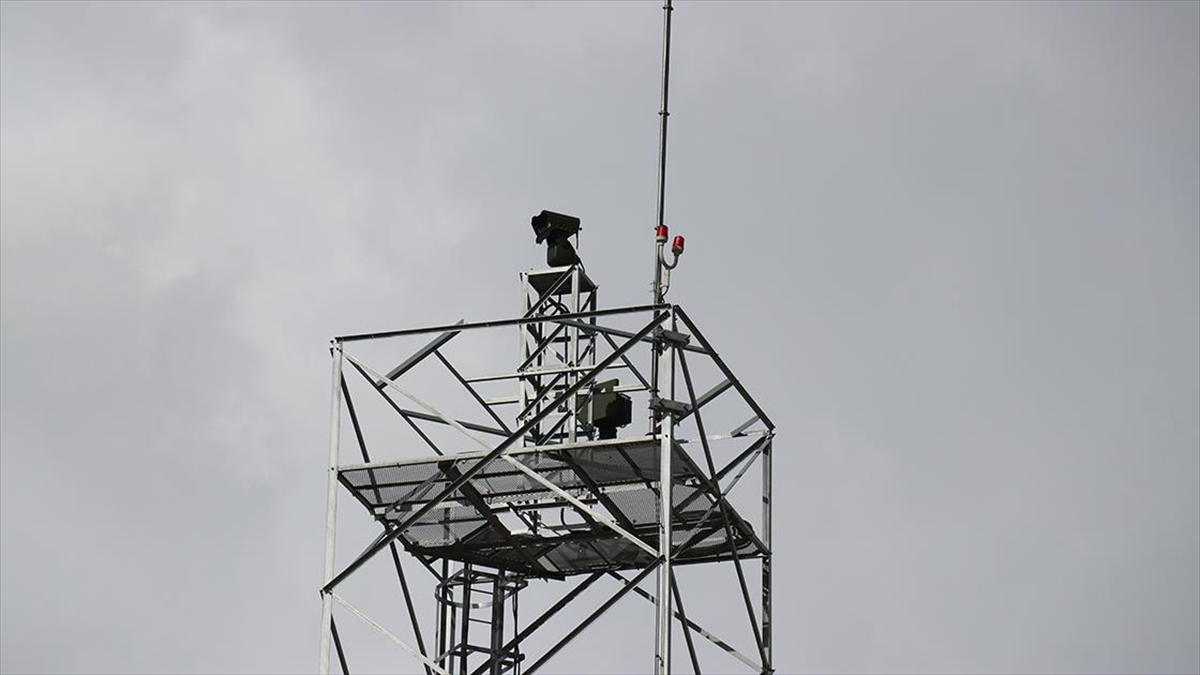 Türkiye-iran Sınırında İleri Teknolojiyle Yasa Dışı Geçişler Engelleniyor