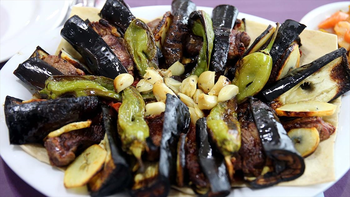 Sebze Ve Etin Lezzet Buluşması: Tokat Kebabı