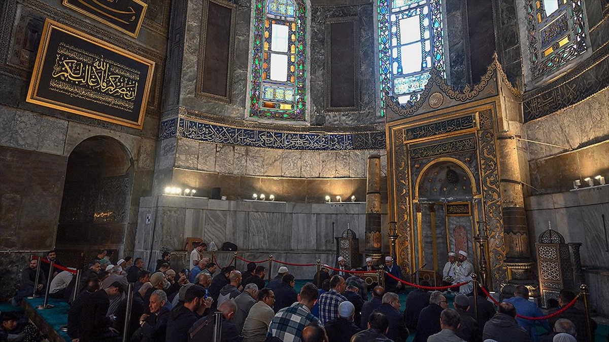 Ayasofya-i Kebir Cami-i Şerifi'nde İstanbul'un Fethi İçin Mevlit Okutuldu