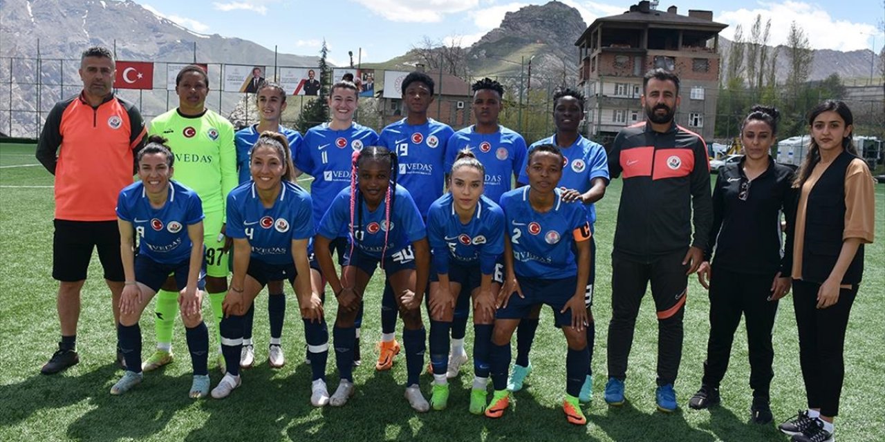 Abb Fomget'te Gözler Kadın Futbol Süper Ligi Şampiyonluğa Çevrildi