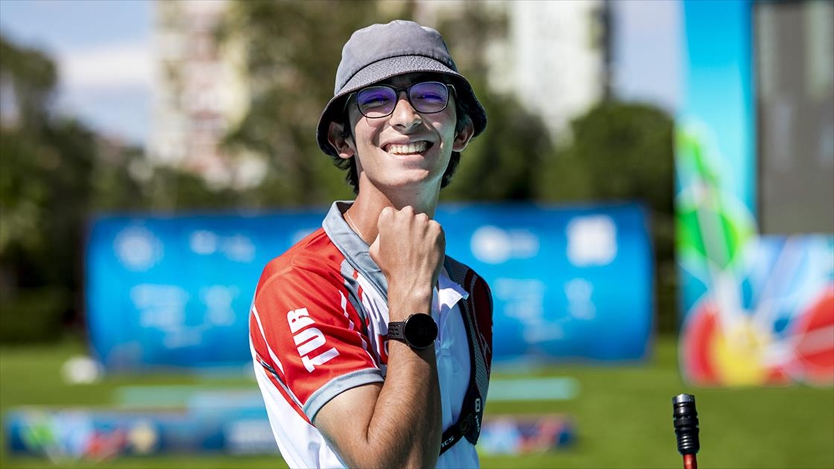 Milli Okçu Mete Gazoz, Paris 2024'te Tarihi Başarı Almak İçin Hazırlanıyor