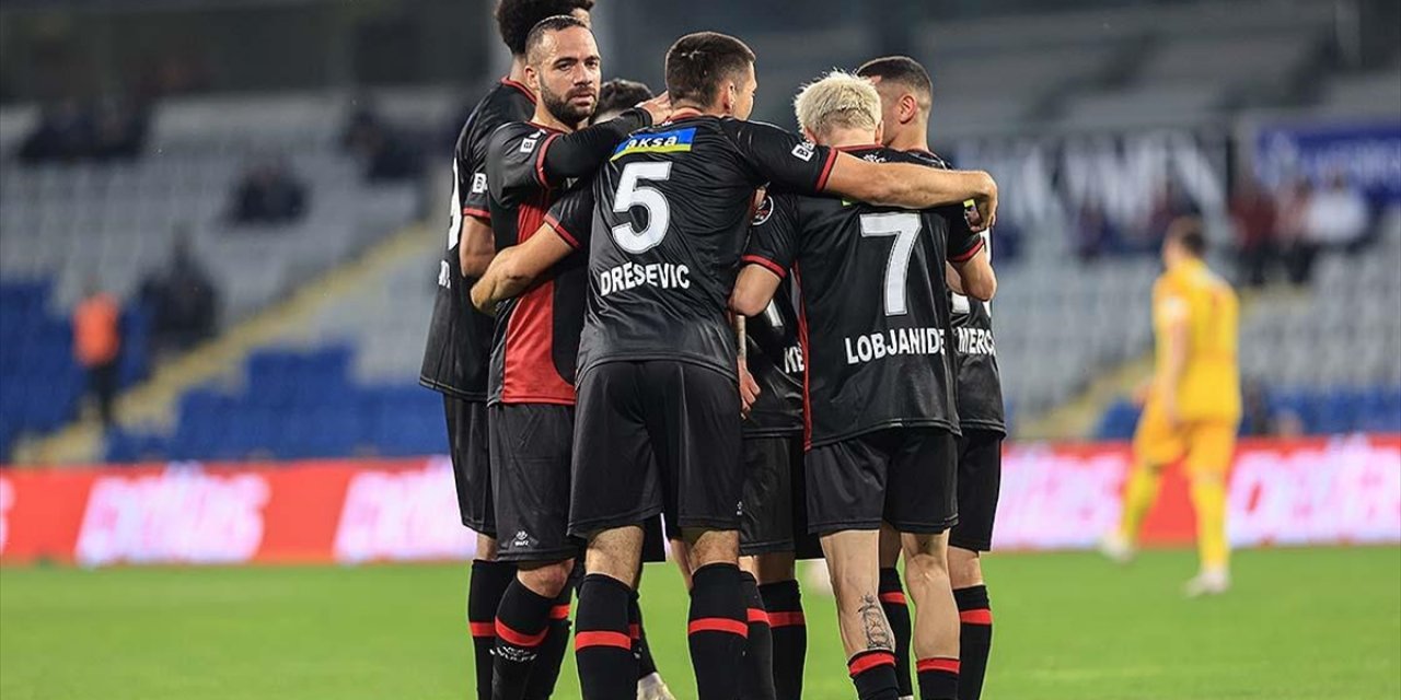 Fatih Karagümrük Sahasında Yukatel Kayserispor'u 2 Golle Geçti