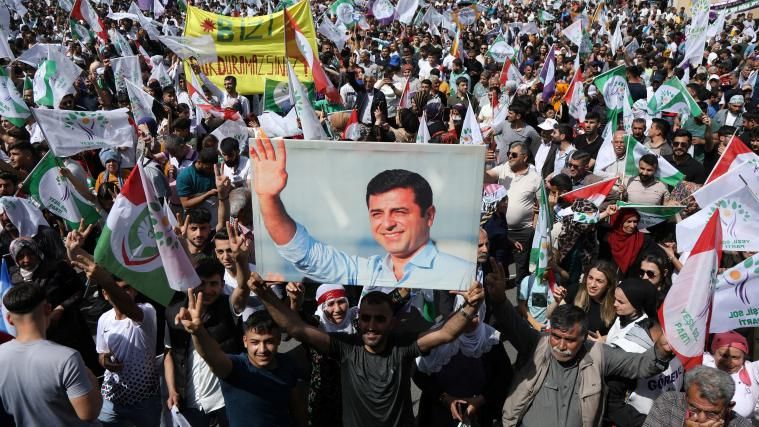 Demirtaş’ın aktif siyasetten çekilme kararı ne anlama geliyor, HDP hangi adımları atacak?