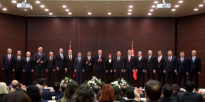 Erdoğan'ın siyasetçi ve bürokrat ağırlıklı hükümetinin şifreleri