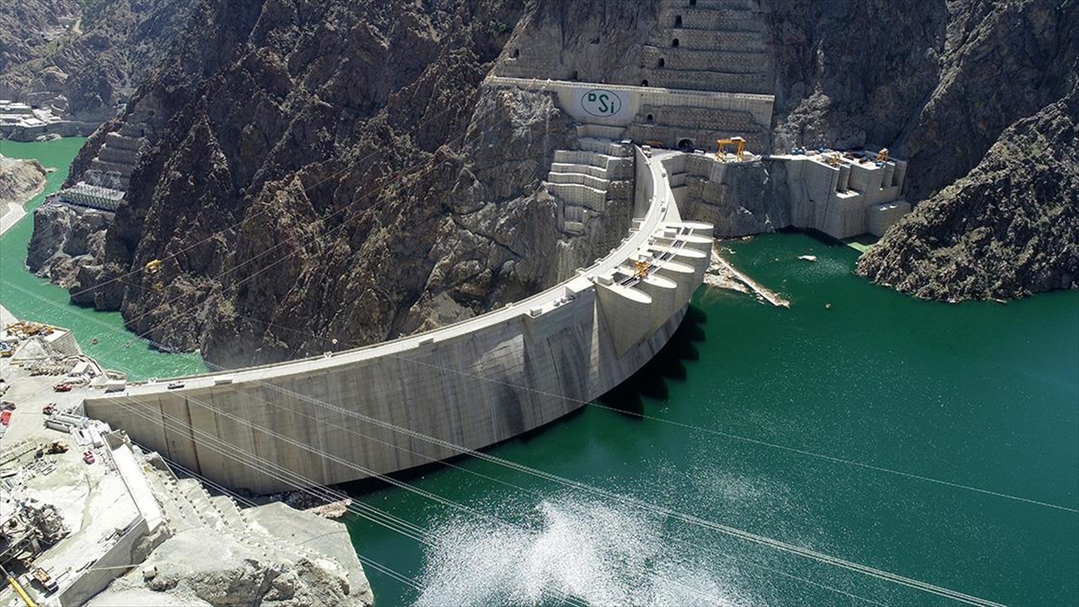 Yusufeli Barajı'nda Su Yüksekliği 161 Metreyi Geçti