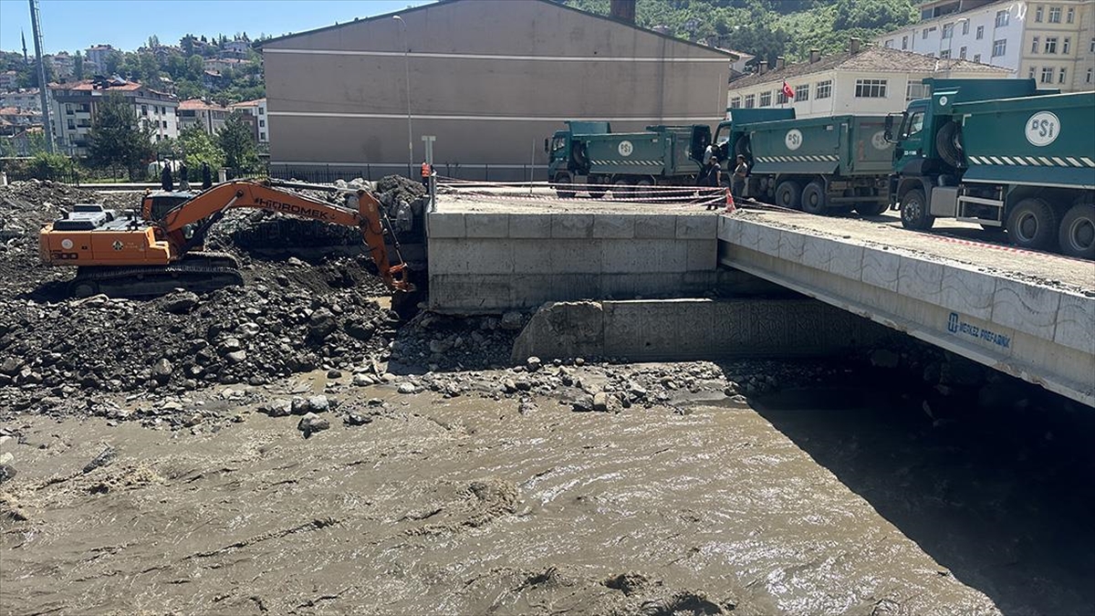 İnebolu'da Selin Ardından Yaralar Sarılıyor