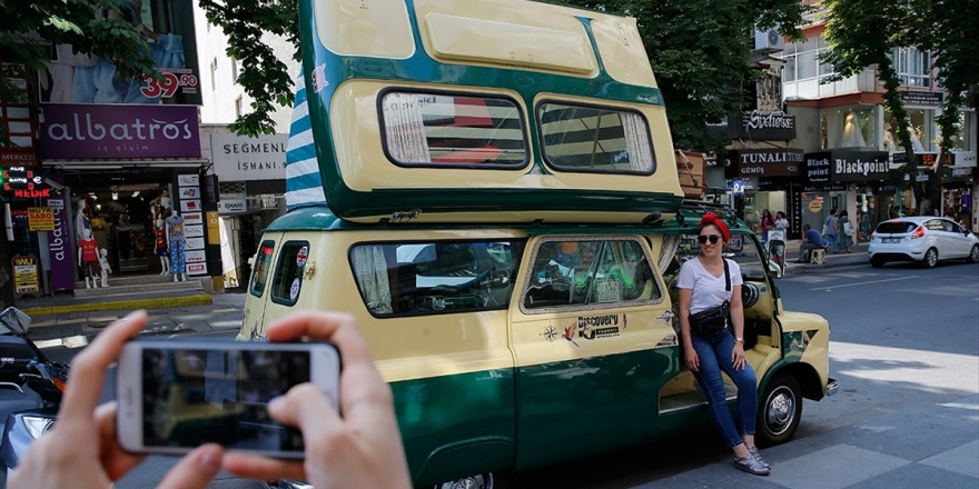 Ankara'nın Nostaljik Aracı Görenleri Hayran Bırakıyor