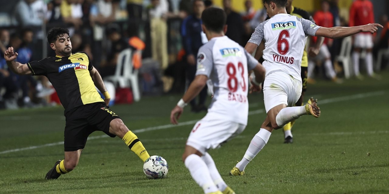 İstanbulspor, Hangikredi Ümraniyespor'u Mağlup Etti