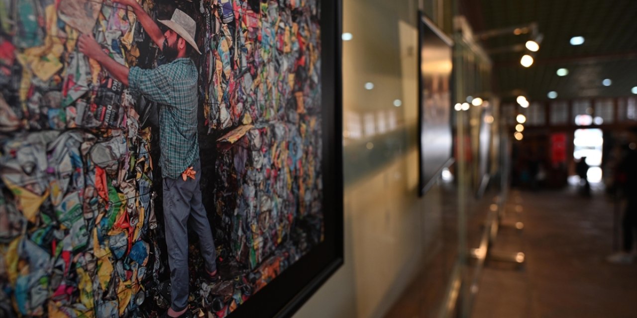 İstanbul'da o sergi Sanatseverlerle Buluştu