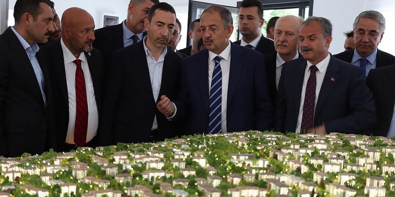 Bakan Özhaseki: 1 Yıl İçinde Teslim Edeceğiz