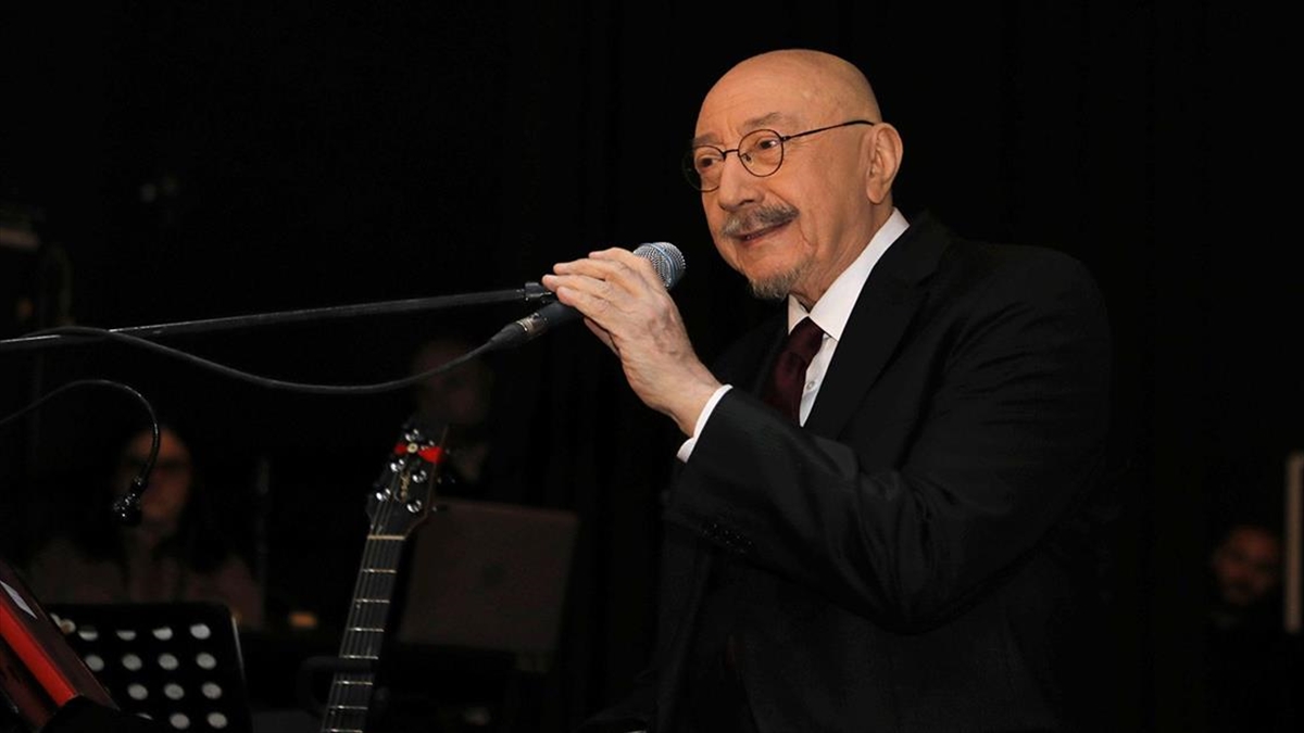 Türk Müziğinin Usta İsmi Özdemir Erdoğan Eserleriyle Anılmanın Gururunu Yaşıyor