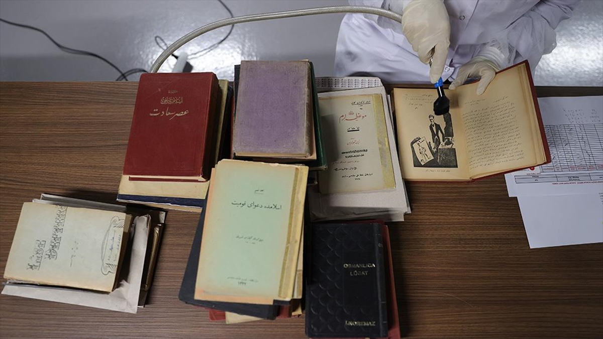 Yüzlerce Yıllık Eserler Cumhurbaşkanlığı Millet Kütüphanesi'nde "şifa" Buluyor