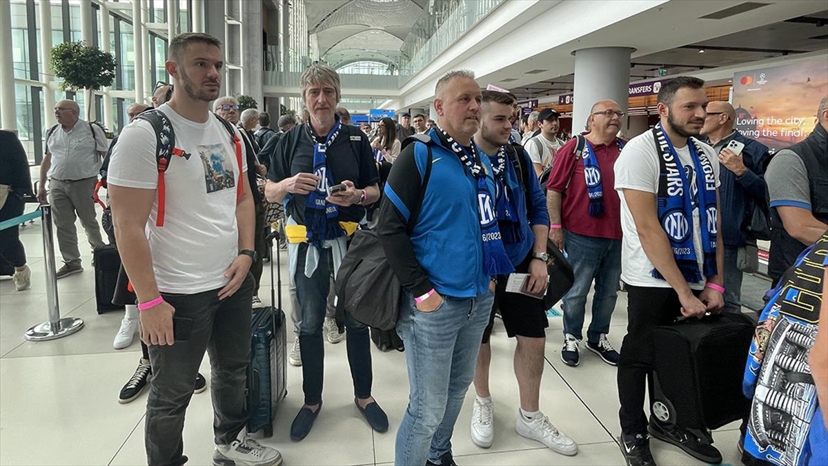 Uefa Şampiyonlar Ligi Final Maçı İçin Taraftarların İstanbul'a Gelişleri Sürüyor